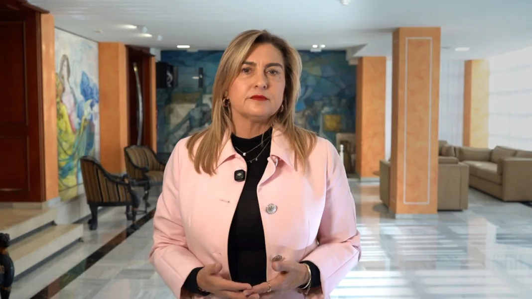 Carmina Fernández tacha de “estafa” la Ley de Vivienda Asequible de López Miras