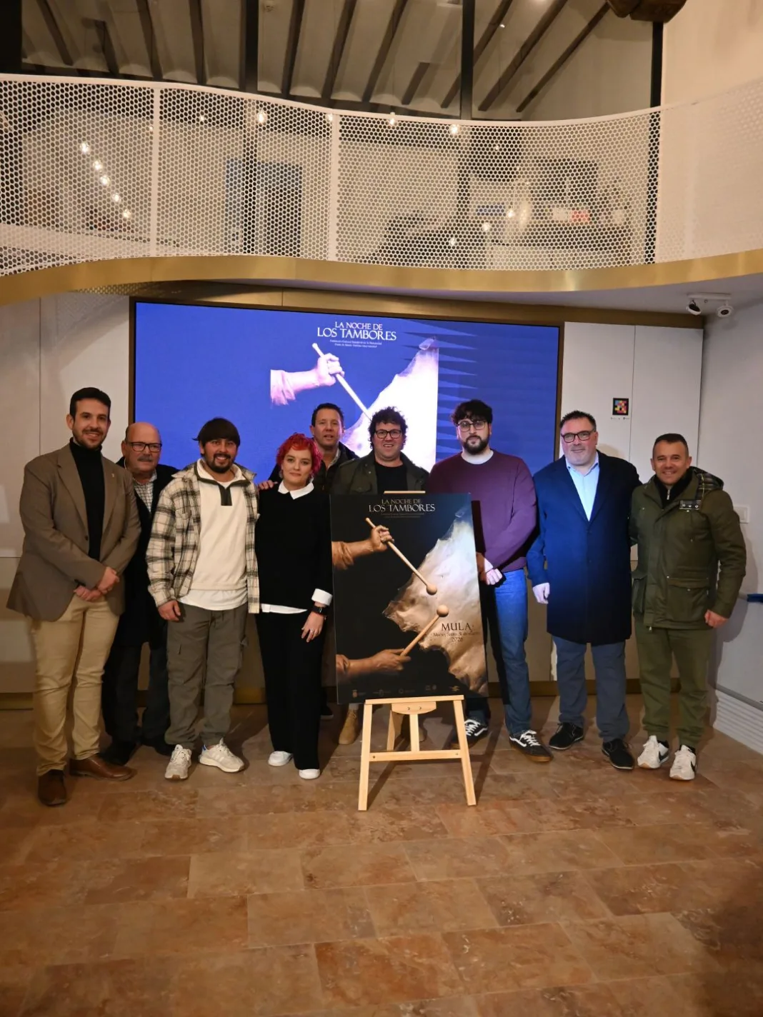 Mula presenta el cartel de la Noche de los Tambores 2026, obra de Pablo Espinosa