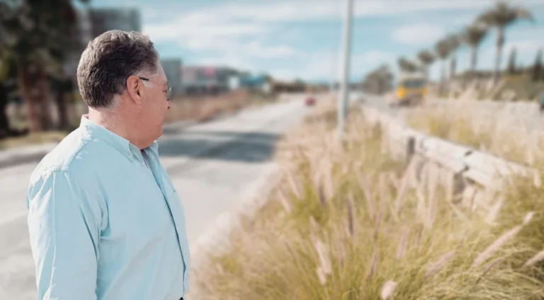 El PSOE exige actuar de urgencia ante la expansión incontrolada del “rabo de gato”, una especie invasora y altamente inflamable