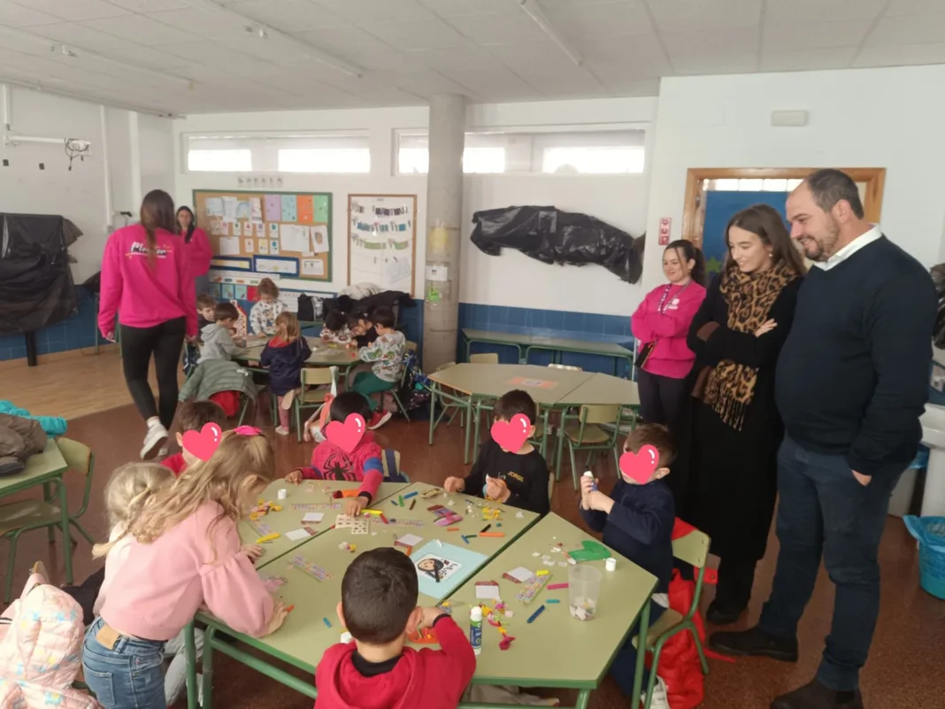 Los Alcázares consolida la Escuela de Navidad como pilar de la conciliación familiar