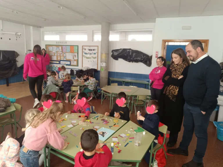 Los Alcázares consolida la Escuela de Navidad como pilar de la conciliación familiar