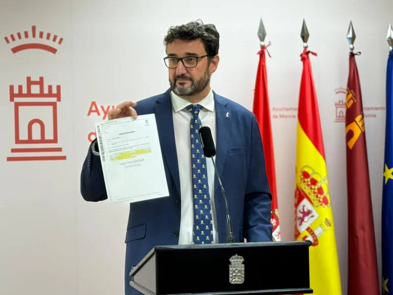 El PSOE denuncia que Murcia solo vigila la contaminación “en horario de oficina”