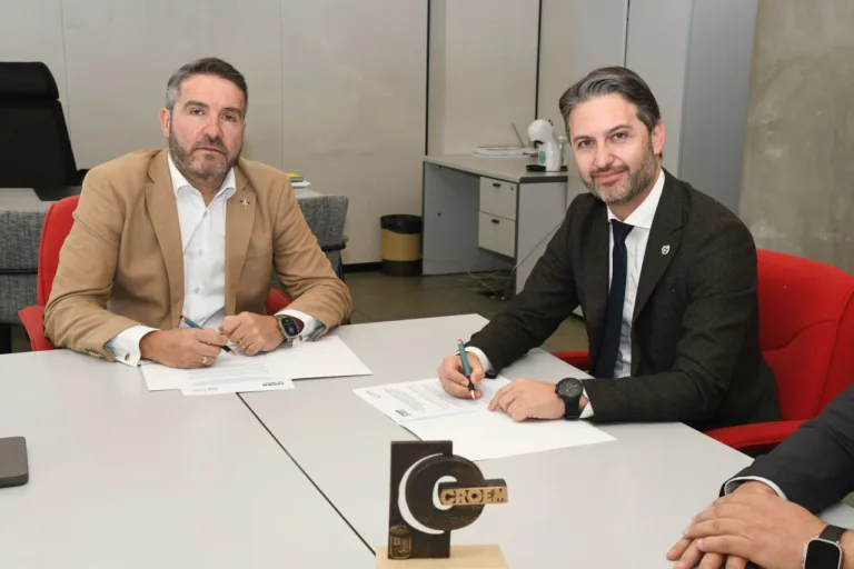 Ingenieros y empresarios sellan una alianza para reforzar la competitividad industrial regional