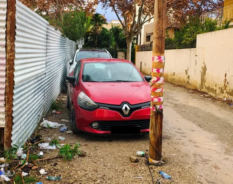 El PSOE denuncia “caos y dejadez” en la limpieza navideña de Lorca con solo un barrendero por barrio y maquinaria averiada