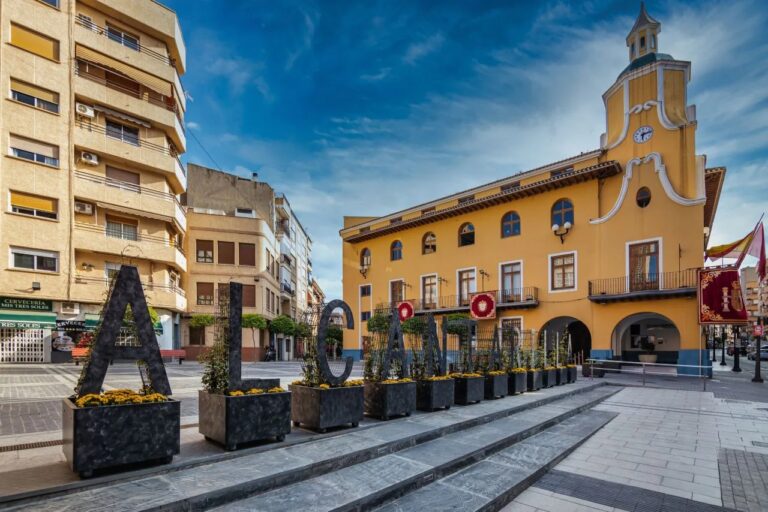 Alcantarilla debatirá retirar la Medalla de Oro concedida a Franco en 1974