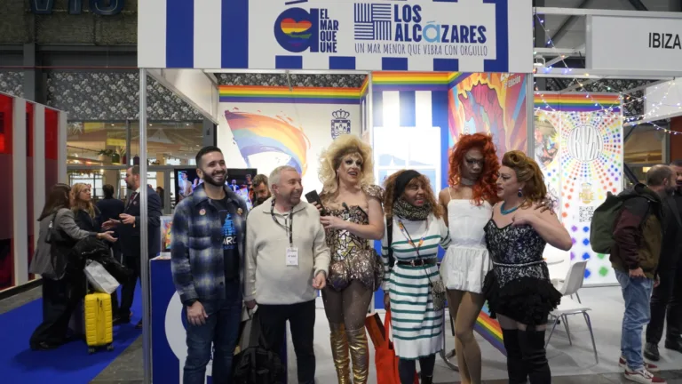 Los Alcázares lleva a FITUR su Orgullo LGTBIQ+ y anuncia pregoneros