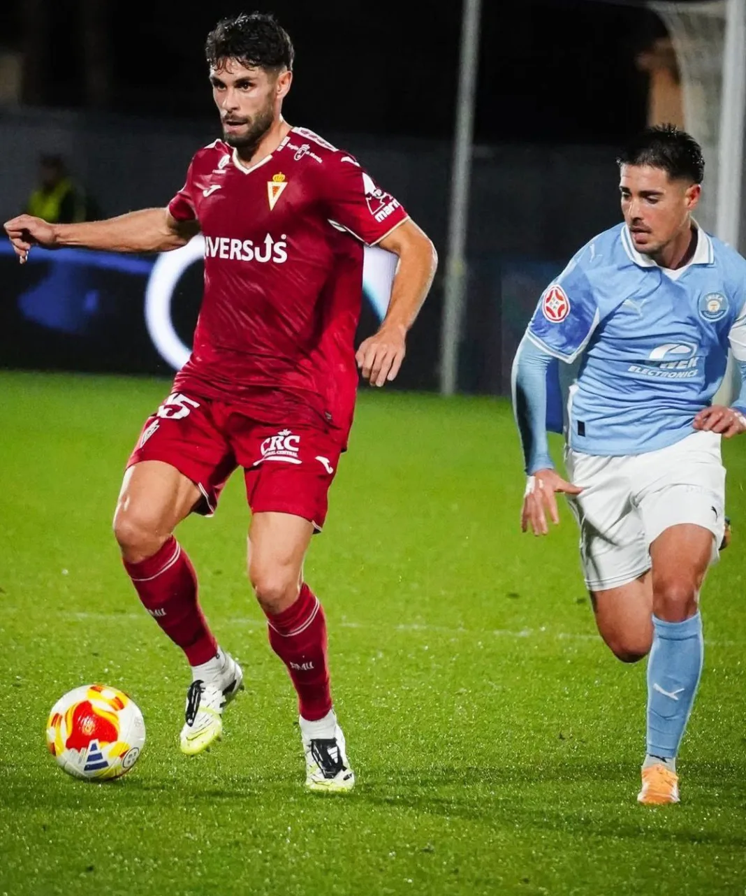 El Ibiza frena al Real Murcia y activa las alarmas en la pelea por el liderato