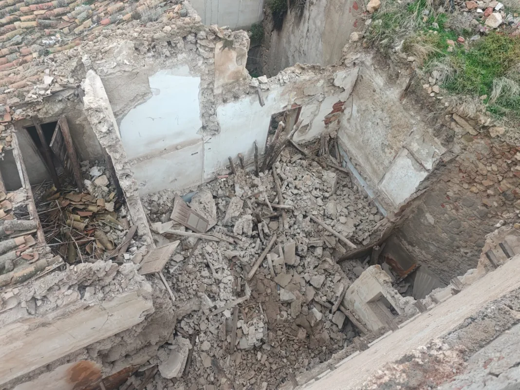 El derrumbe de un edificio en la calle Cava evidencia el abandono del Casco Histórico de Lorca