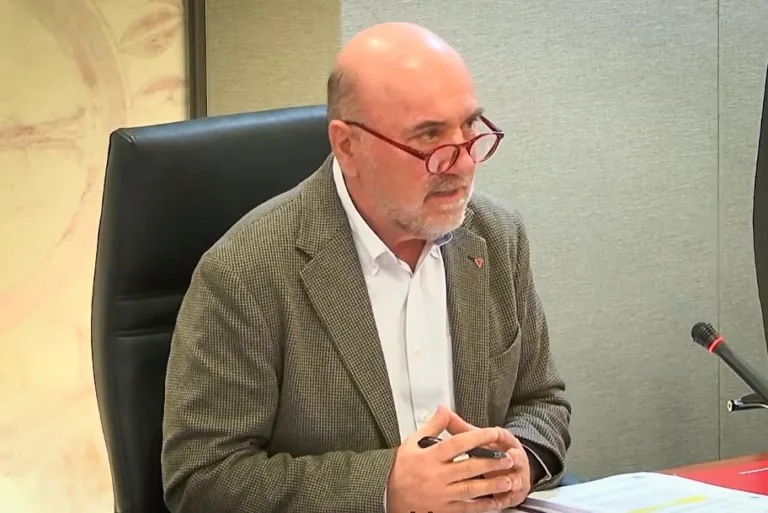 IU-Verdes fuerza negociar ya la reducción de jornada del profesorado mayor de 55 años