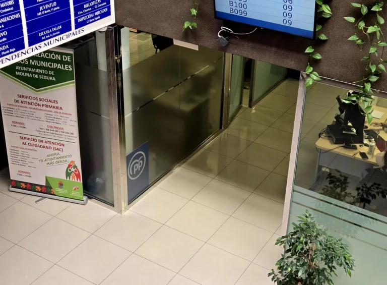 PP y Vox retiran en Molina una moción sobre vestimenta tras las advertencias de ilegalidad del PSOE