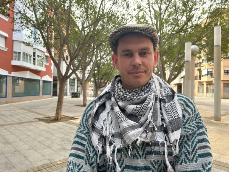 IU-Verdes nombra a Dominic Skerrett nuevo responsable de su Red Animalista regional