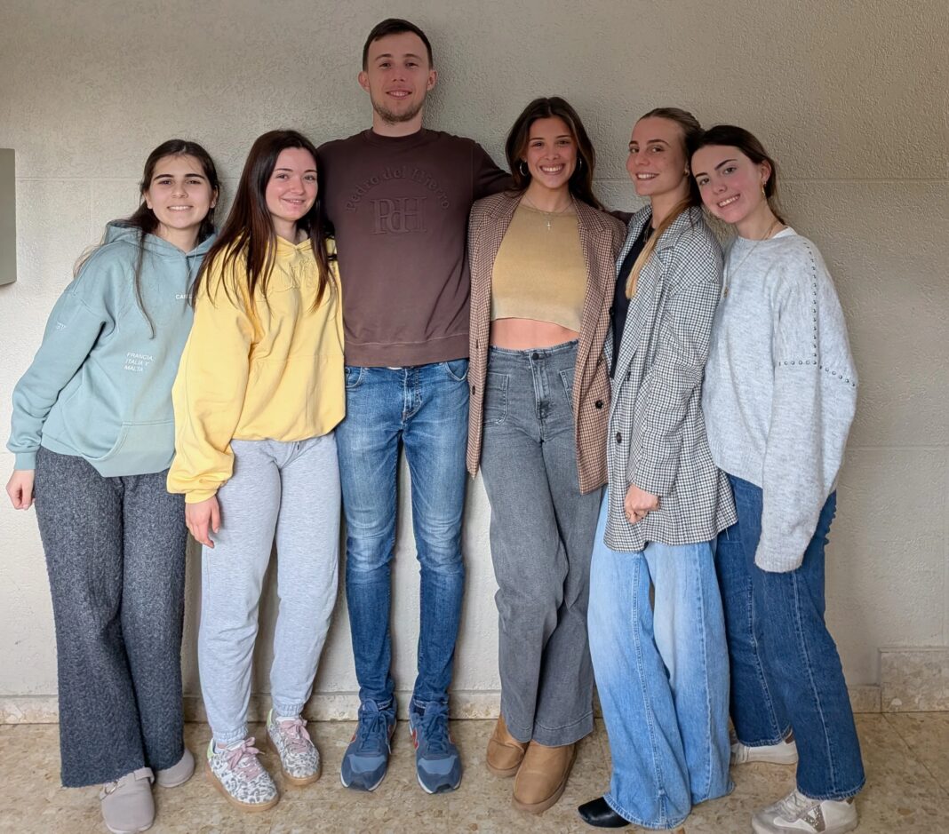 Ganadores Debate STA. JOAQUINA DE VEDRUNA (002) Vedruna-Carmelitas de Cartagena gana el Torneo de Debate Económico regional del Colegio de Economistas