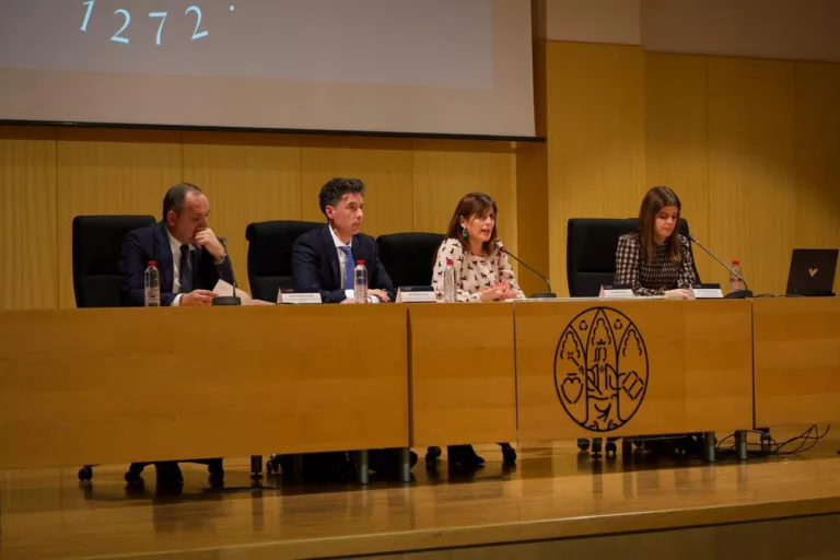 La UMU supera los 1.700 participantes diarios con sus microcredenciales para docentes