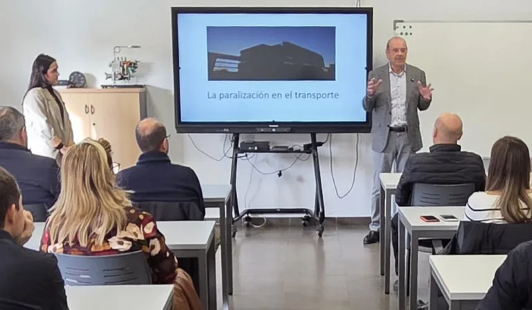 FROET enseña a los transportistas a reclamar el “tiempo perdido” en cargas y descargas