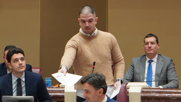 El PSOE exige saber “dónde está” el Bono Alquiler Joven y amenaza con ir a los tribunales