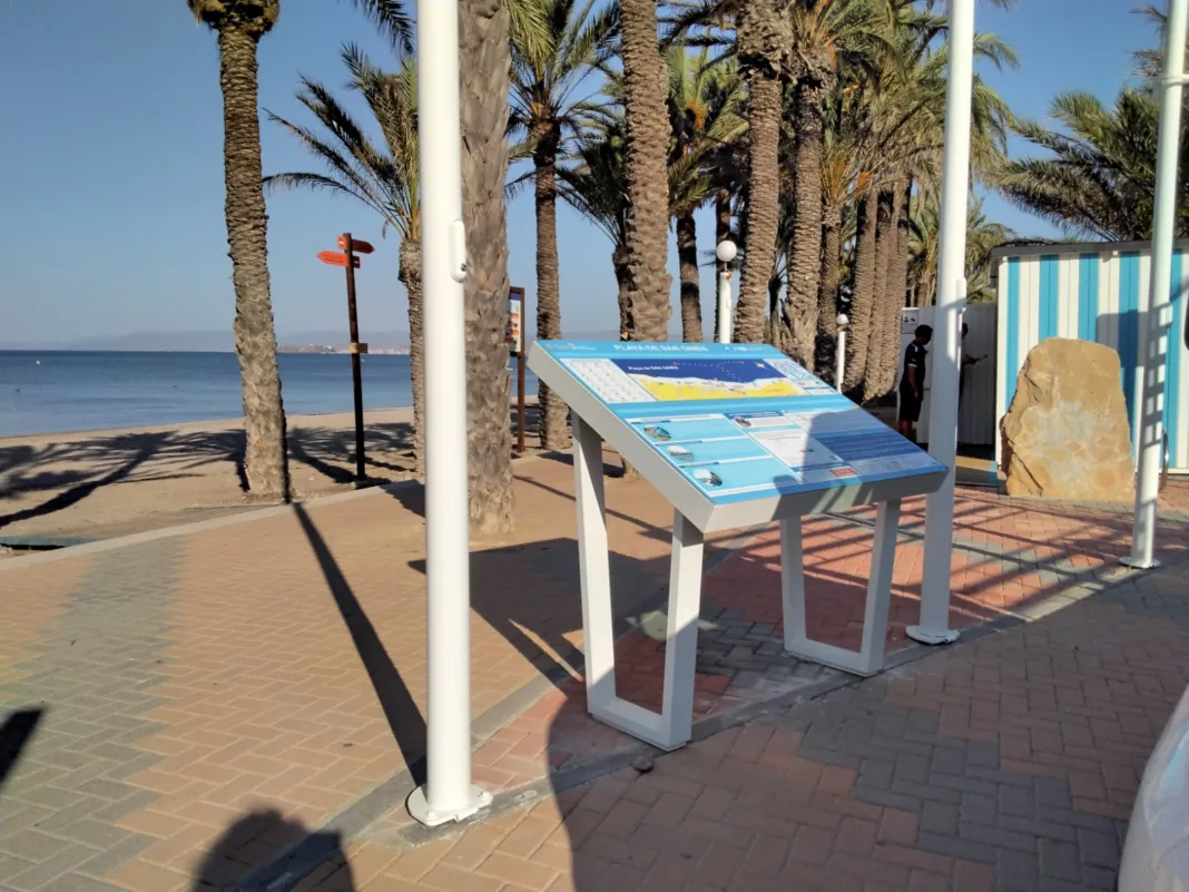 Los Alcázares invertirá 39.345 euros para ampliar el punto accesible de Playa del Espejo