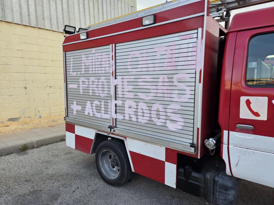 Bomberos del Consorcio denuncian falta de personal y amenazas tras años de acuerdos incumplidos Bomberos del Consorcio denuncian falta de personal y amenazas tras años de acuerdos incumplidos