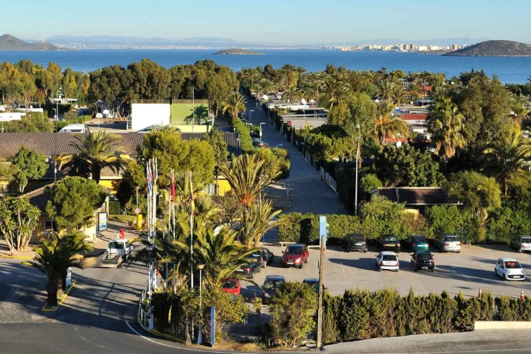 El PSOE afirma que se aplaza el corte de luz y agua en Villas Caravaning en Cartagena