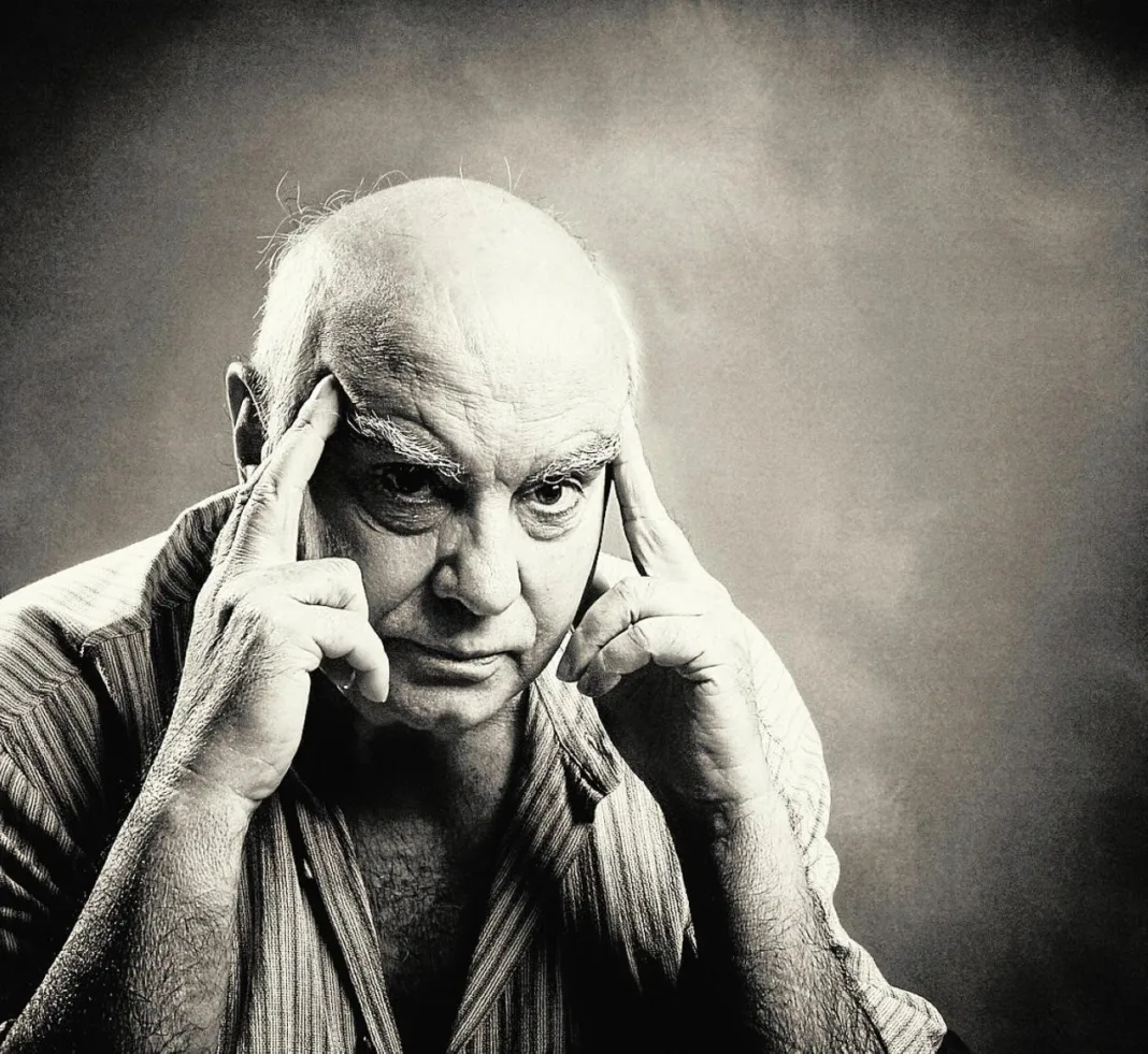 lara Alcantarilla debate dos mociones de Lara Hernández sobre teatro y reinas de La Bruja