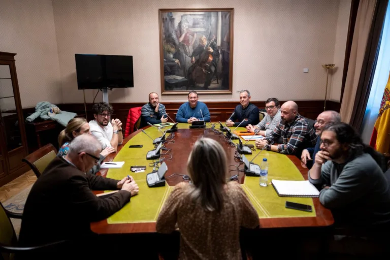 Sumar se reúne con el comité de SABIC y promete apoyo institucional en Cartagena