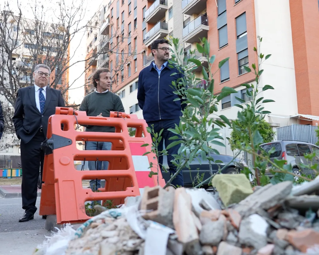 1 IMAGEN VISITA JOVEN FUTURA El PSOE exige al PP que inicie ya las obras de urbanización de Joven Futura tras siete meses de retraso