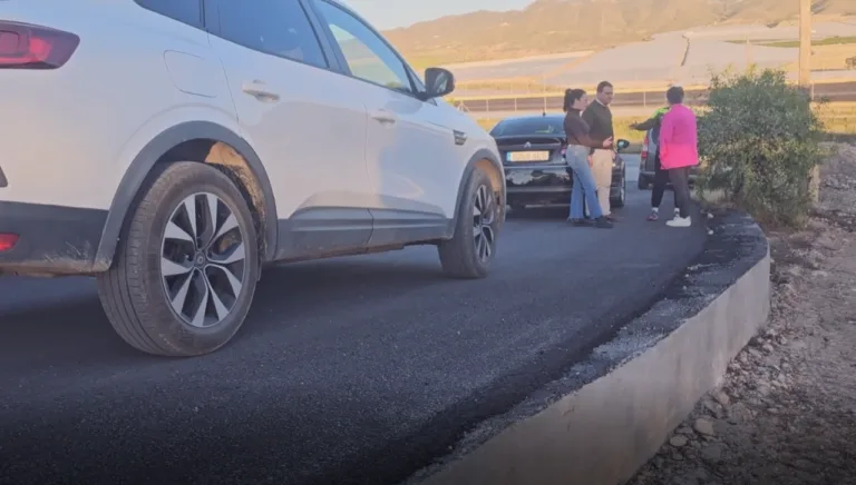 El PSOE denuncia como una “trampa mortal” la obra del PP en la carretera de La Escarihuela