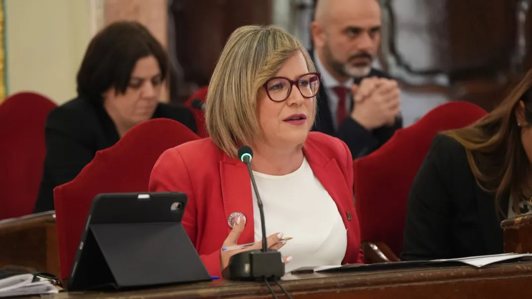 AINHOASÁNCHEZ_PLENO (002) El PSOE propone un directorio cultural municipal para visibilizar el talento de Murcia