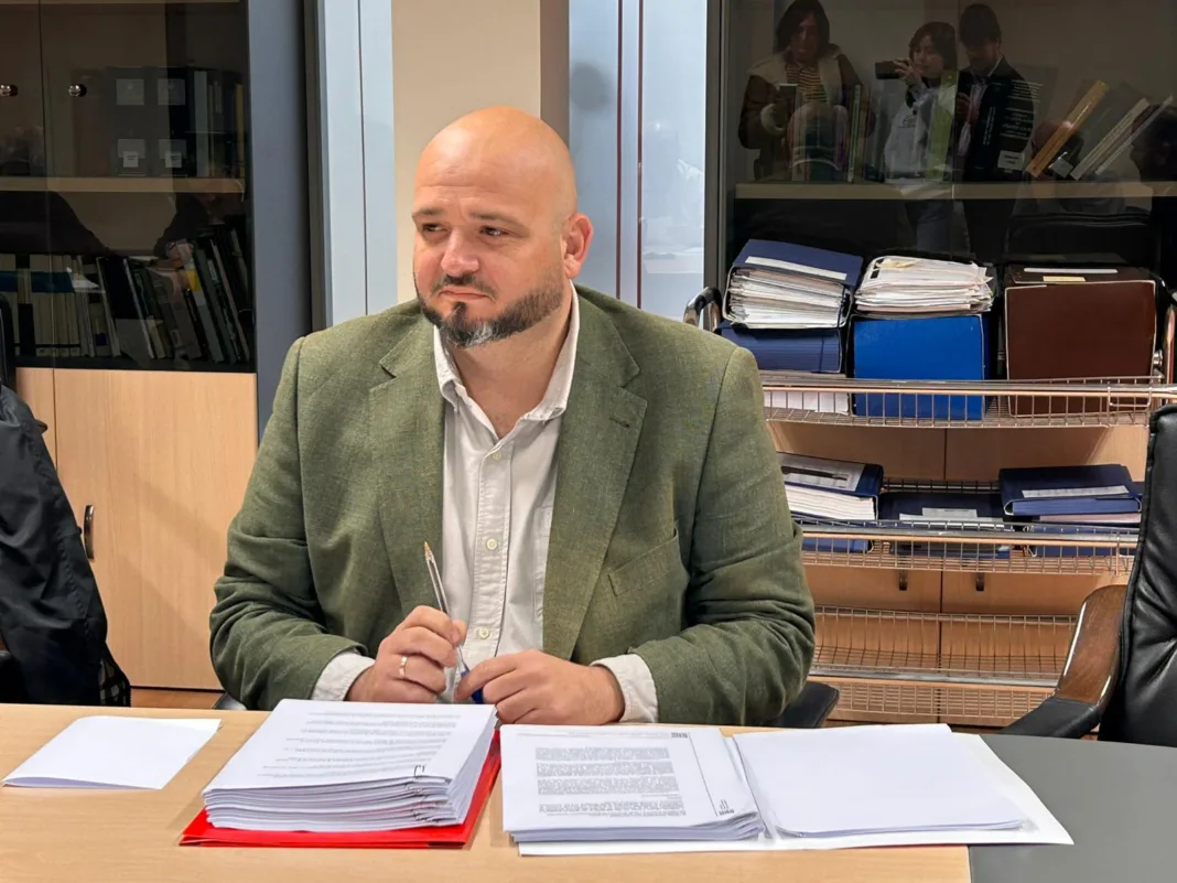 El PSOE alerta de riesgos en la descontaminación de Los Mateos y exige más control municipal