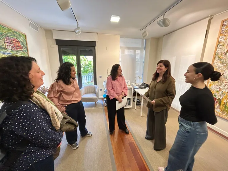 FAPA RM y la Fundación SOYCOMOTÚ impulsan talleres de bienestar emocional para familias