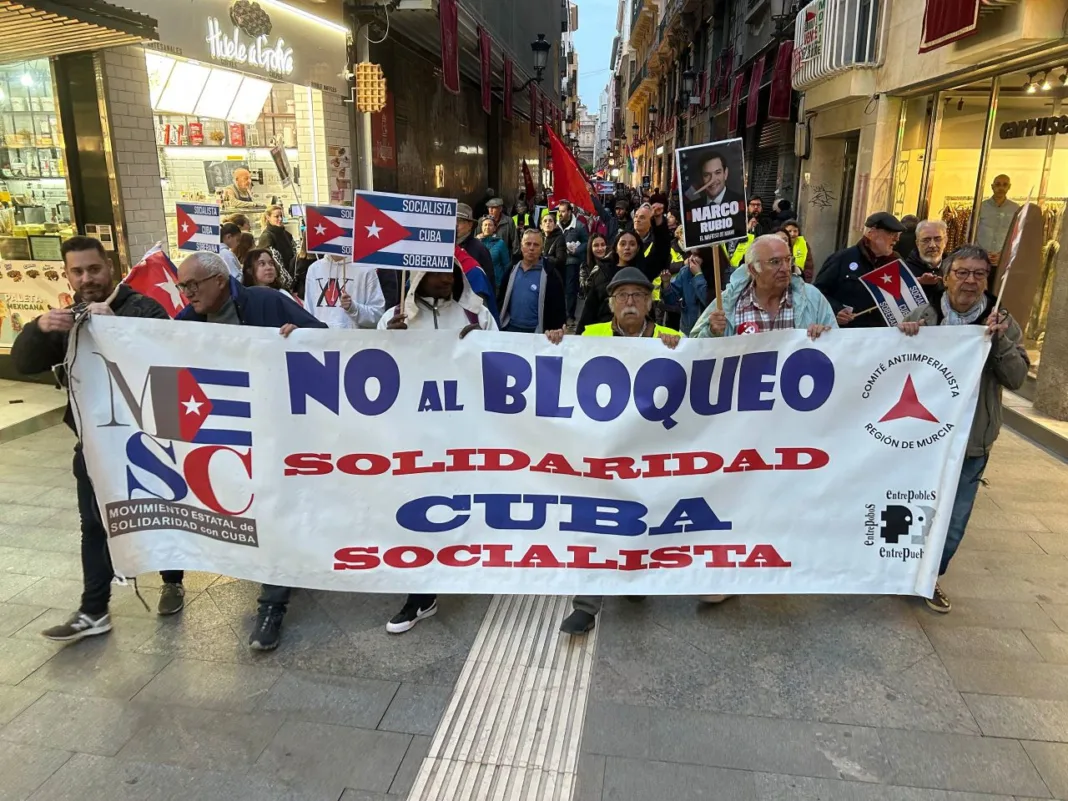 Murcia se manifiesta contra el bloqueo a Cuba y en defensa de su soberanía