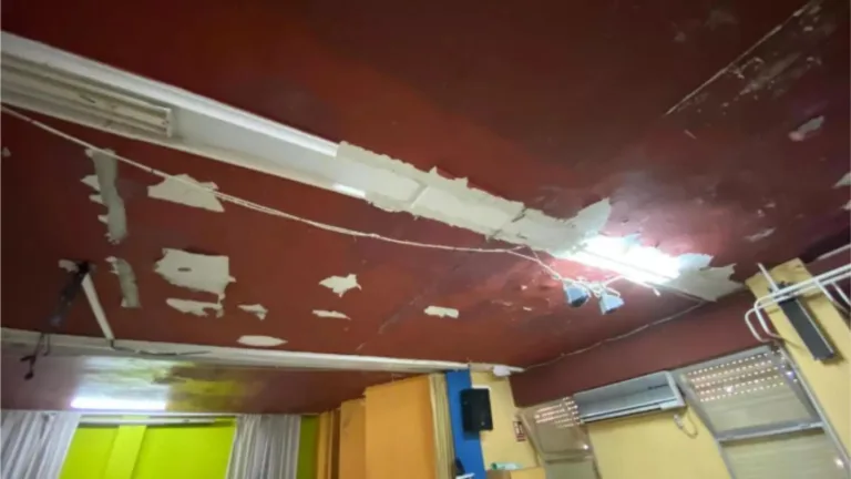 El PSOE exige explicaciones tras el derrumbe de un techo en el IES Juan Sebastián Elcano