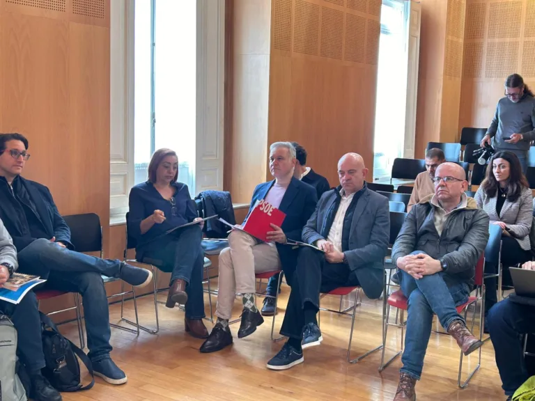 El PSOE denuncia el “abandono” de la movilidad en Cartagena y acusa a Arroyo de vivir a base de parches