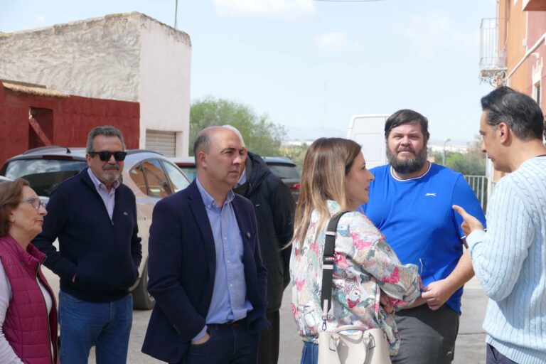 El PSOE denuncia el abandono de Torrealta y exige arreglos urgentes en la calle Miguel Hernández