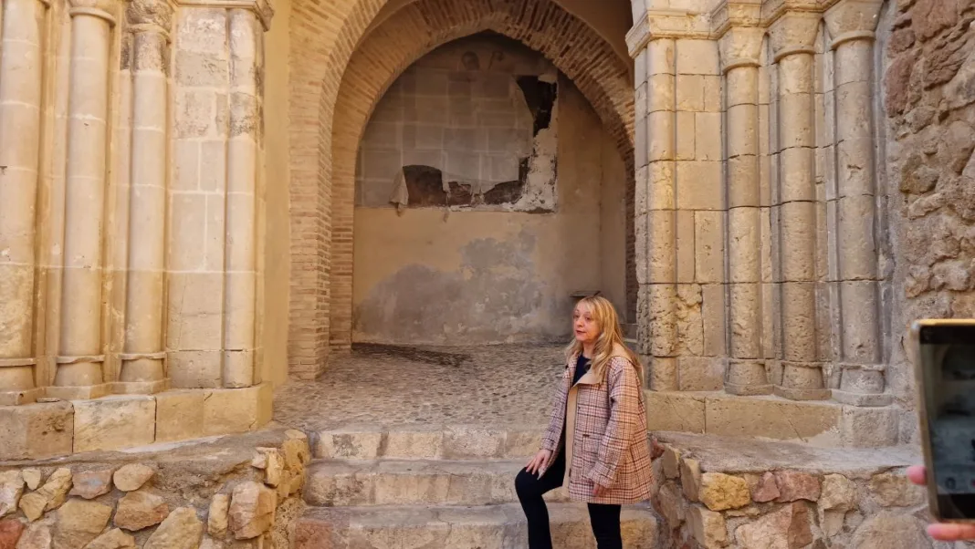 El PSOE acusa al PP de abandonar la muralla y el Porche de San Antonio