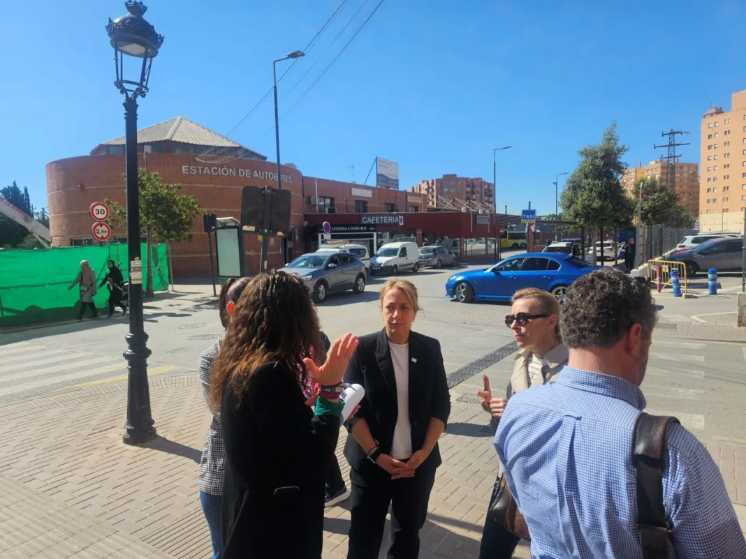 El PSOE exige a Lorca un autobús directo al aeropuerto de Corvera