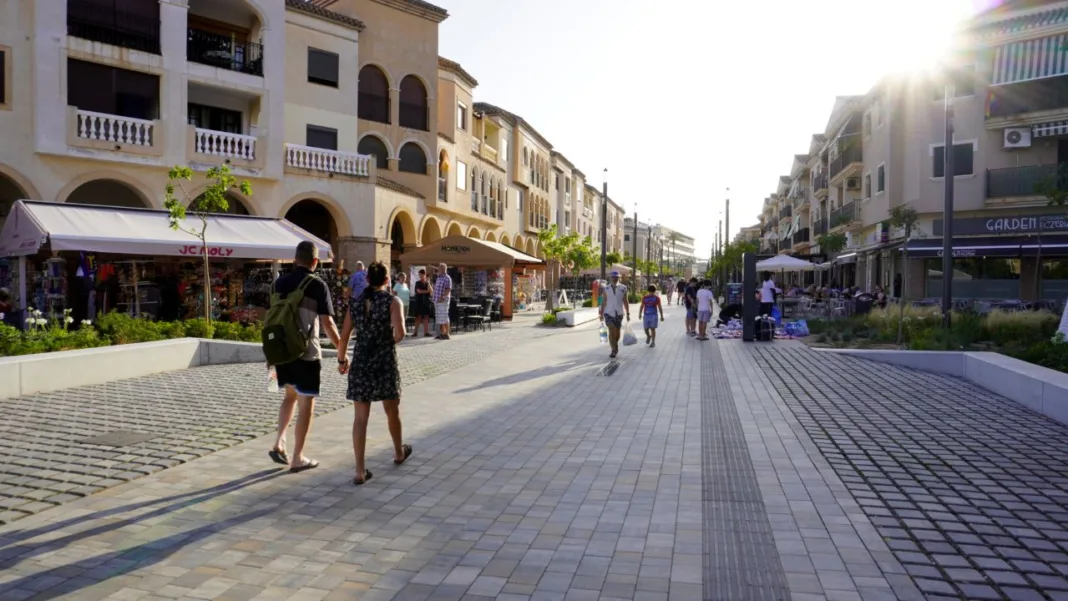 La avenida Río Nalón de Los Alcázares, candidata a los Premios Arquitectura
