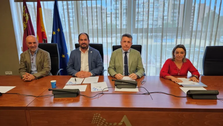 Los Alcázares exige más inversión y conectividad en la ley turística regional