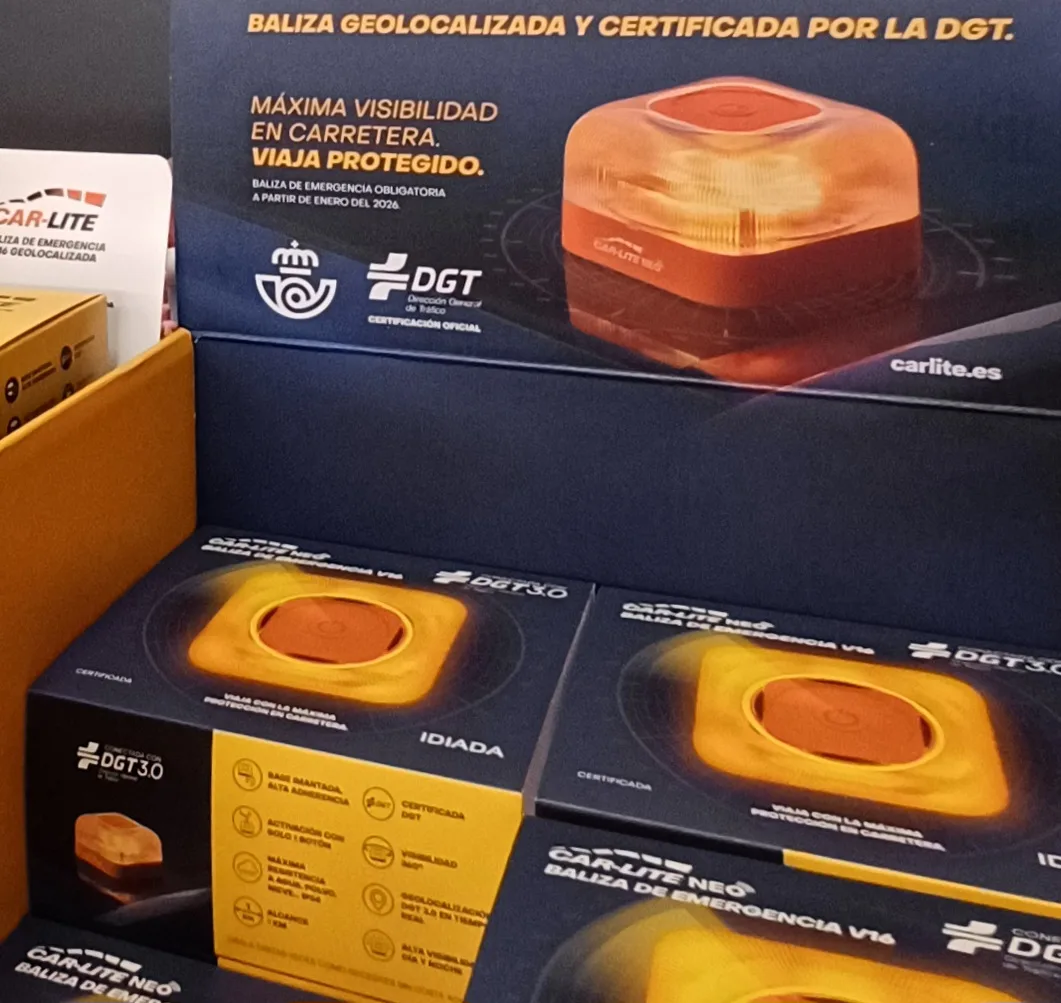 BALIZA V16 CORREOS 2 Correos vende ya balizas V16 en 62 oficinas de la Región