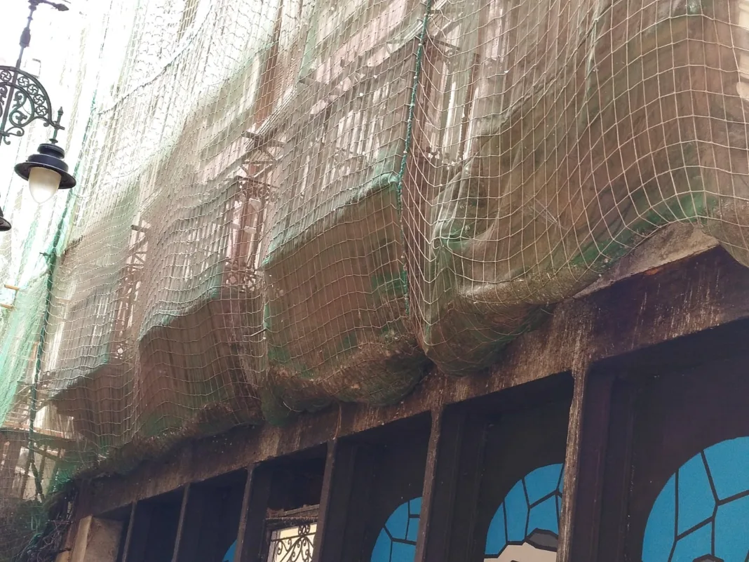 El PCAN denuncia suciedad e insalubridad en edificios municipales de Cartagena