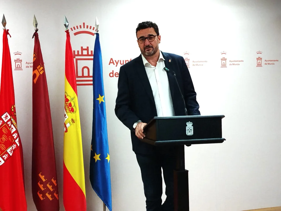 Anulan el contrato de autobuses en Murcia y el PSOE carga contra el PP