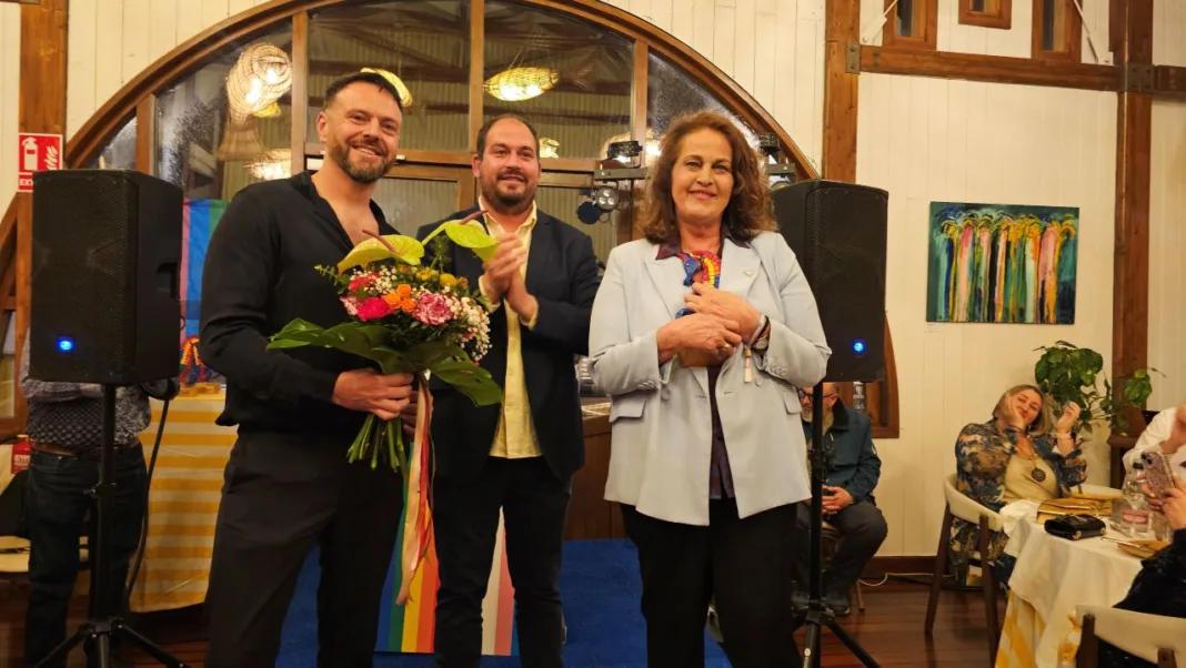 Carla Antonelli emociona a Los Alcázares en los Premios Orgullo del Mar Menor