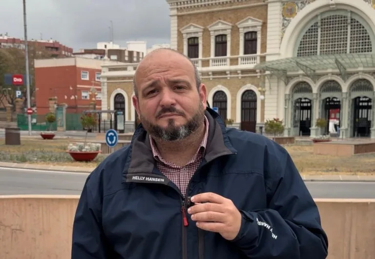 PSOE acusa a Arroyo de usar el tren para montar un paripé