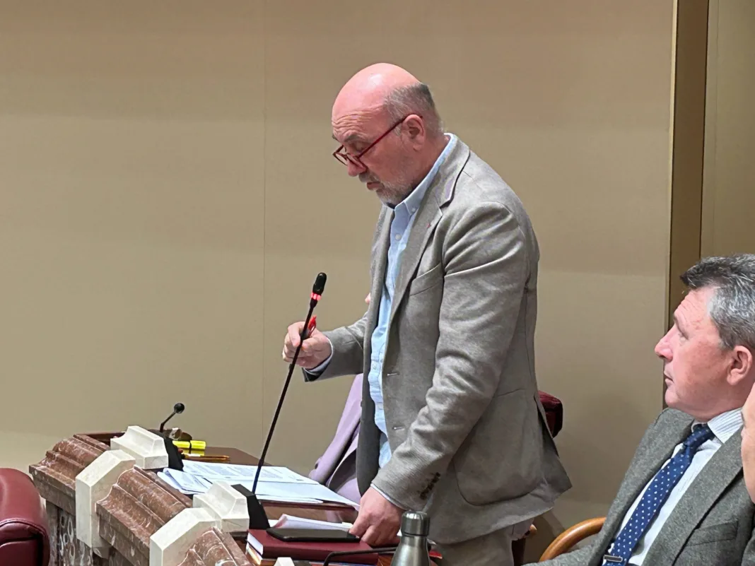 Bomberos al límite: IU y UGT exigen renovar medios y una ley estatal