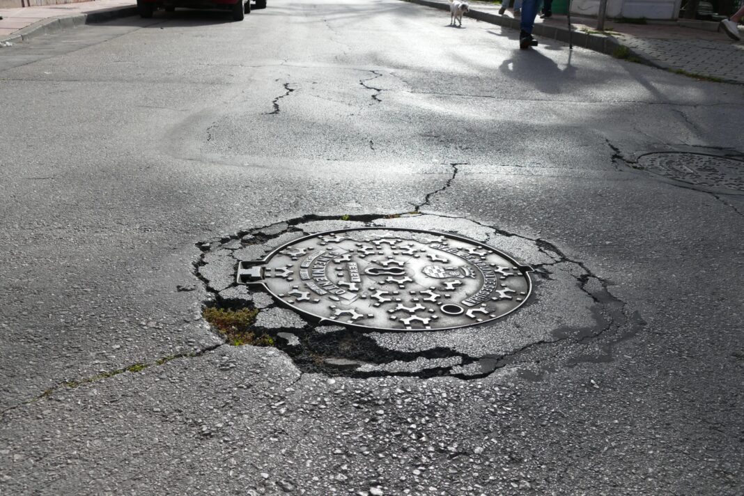 PSOE exige actuar en San Miguel por hundimientos y filtraciones