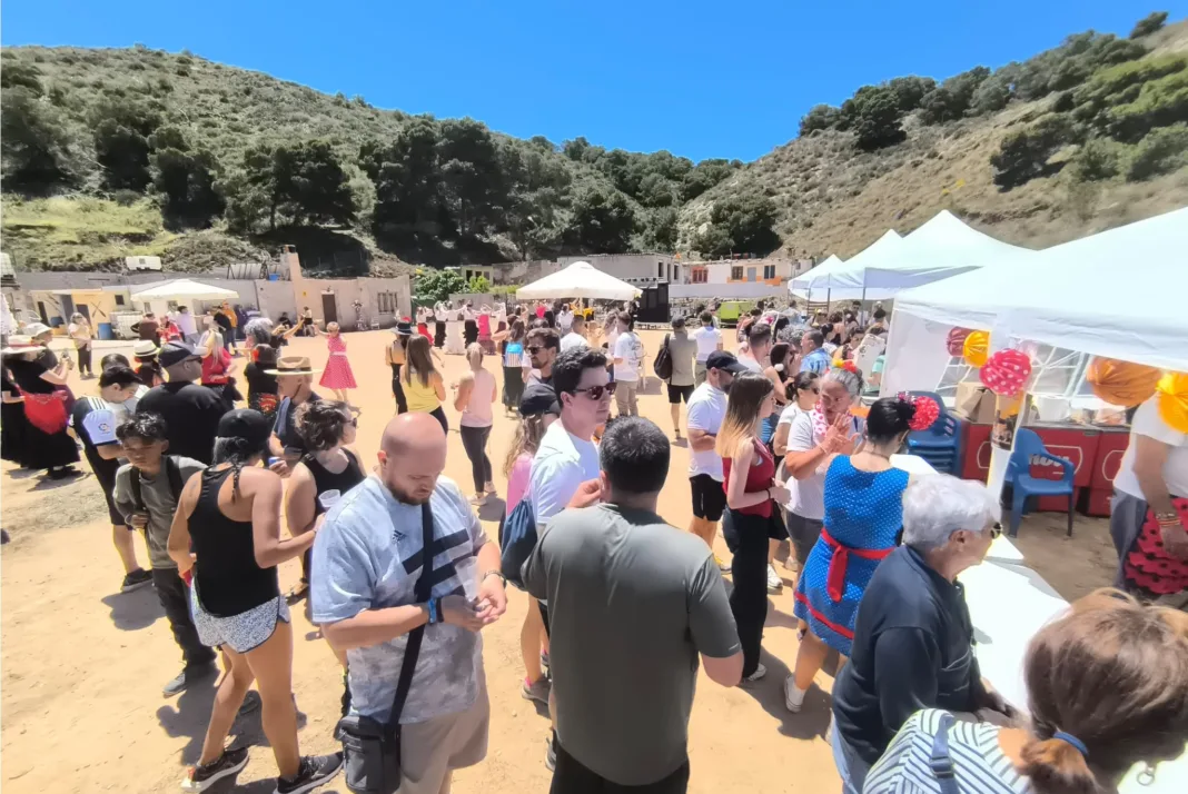 La Algameca Chica reúne a más de 300 personas en su Cruz de Mayo La Algameca Chica reúne a más de 300 personas en su Cruz de Mayo