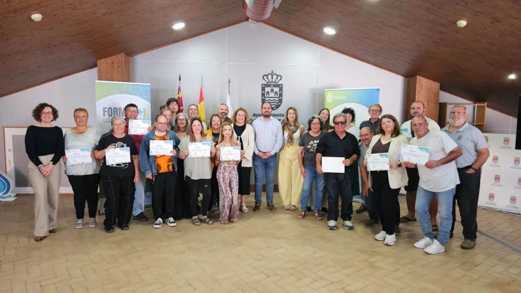 Los Alcázares forma a 20 desempleados mientras mejora sus espacios públicos