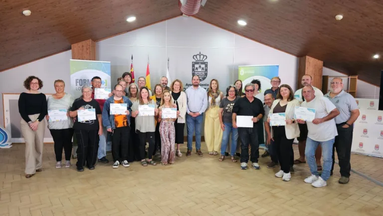 Los Alcázares forma a 20 desempleados mientras mejora sus espacios públicos