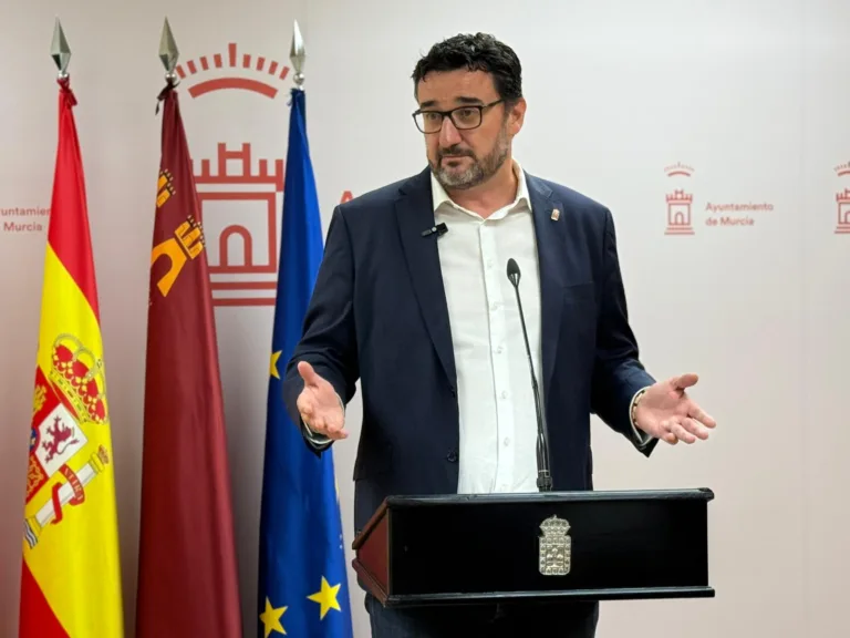 El PSOE llevará al Tribunal de Cuentas el gasto de 1,1 millones en flores del PP