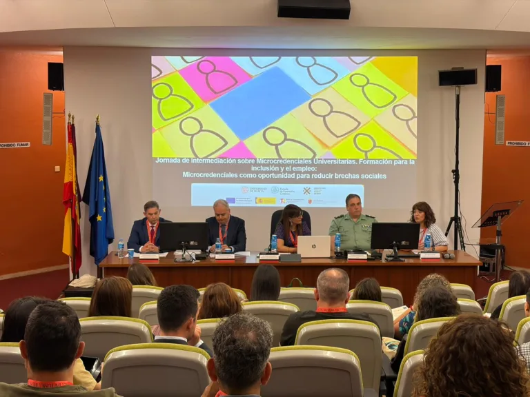 La UMU impulsa microcredenciales para combatir desigualdad y mejorar empleo