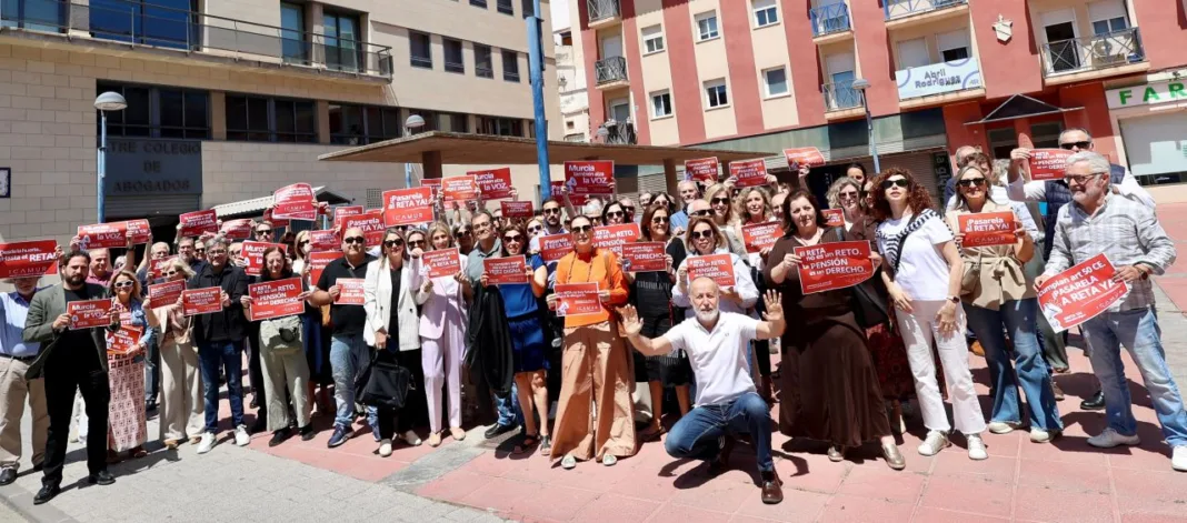 Abogados mutualistas se movilizan en Murcia para exigir pensiones dignas